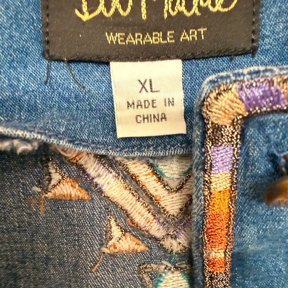 Bob Mackie Blue Jean Colorful Embroidered Jacket
Boho Vintage Aztec - Picture 3 of 6